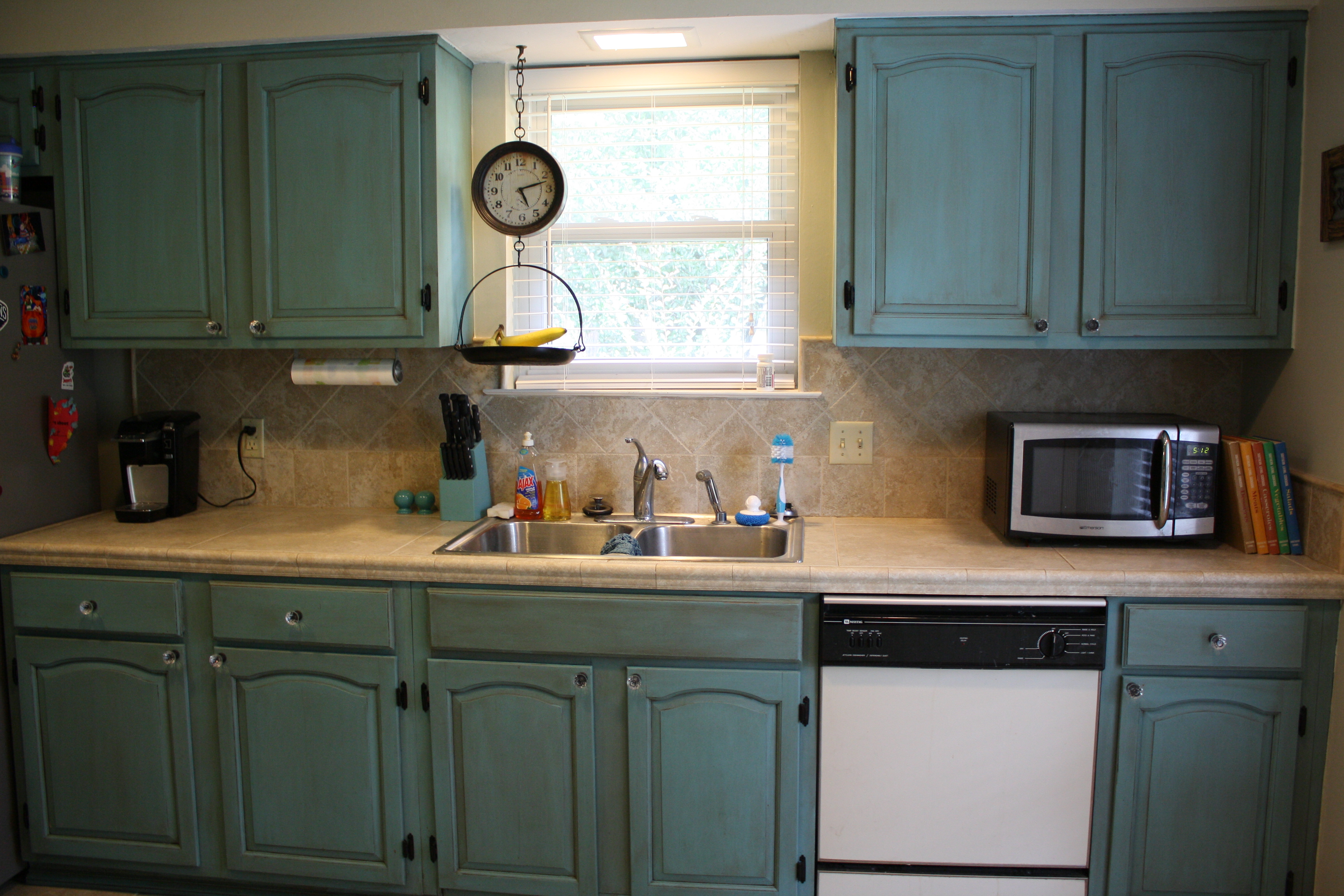 Painting Kitchen Cabinets With Annie Sloan Chalk Paint