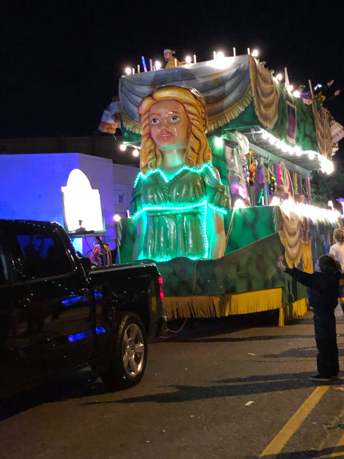 mardi gras parade northshore