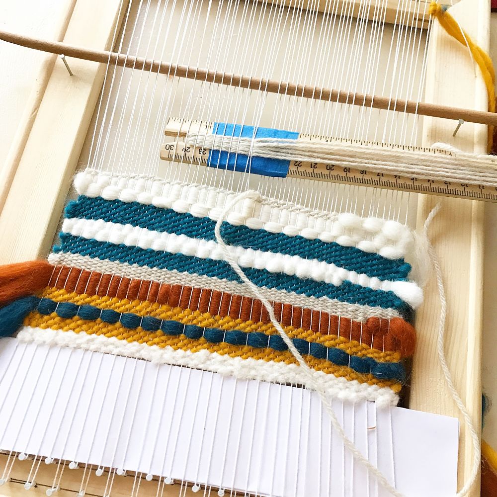 Choosing and using yarns in weaving